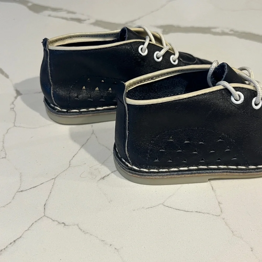 Vintage G. Bell Navy Perforated Walking Shoes Childrens Sz 6